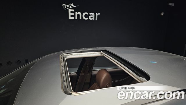 Mercedes-Benz E-Class 2017 thumb 11