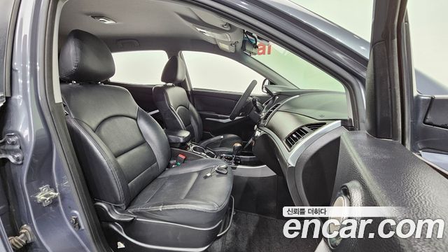 SsangYong Korando 2016 thumb 10