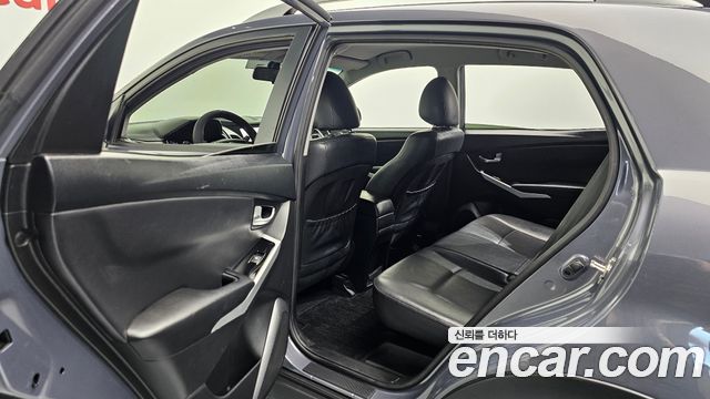 SsangYong Korando 2016 thumb 11