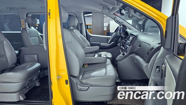 Hyundai Starex 2019 thumb 10