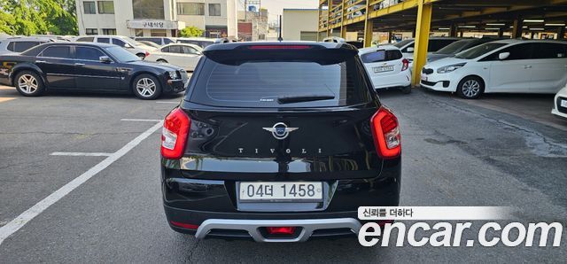 SsangYong Tivoli 2017 thumb 6