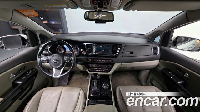 Kia Carnival 2015 thumb 7