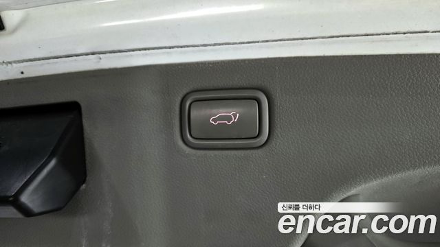 Kia Carnival 2015 thumb 12