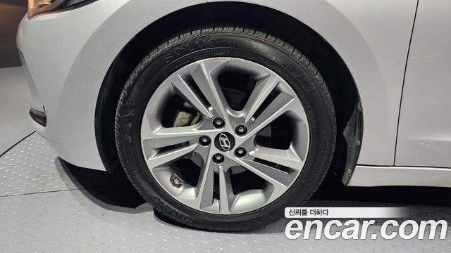 Hyundai Avante 2016 thumb 6