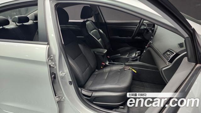 Hyundai Avante 2016 thumb 11