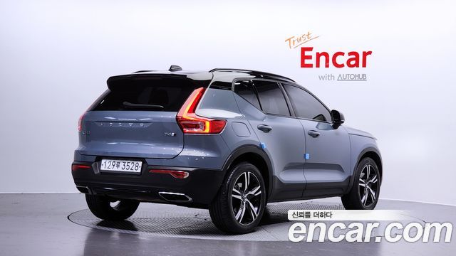 Volvo XC40 2020 thumb 3