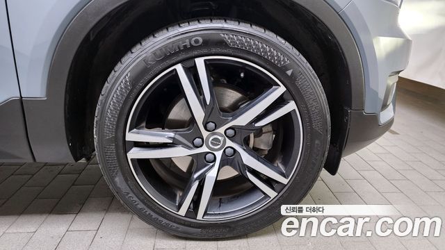 Volvo XC40 2020 thumb 5