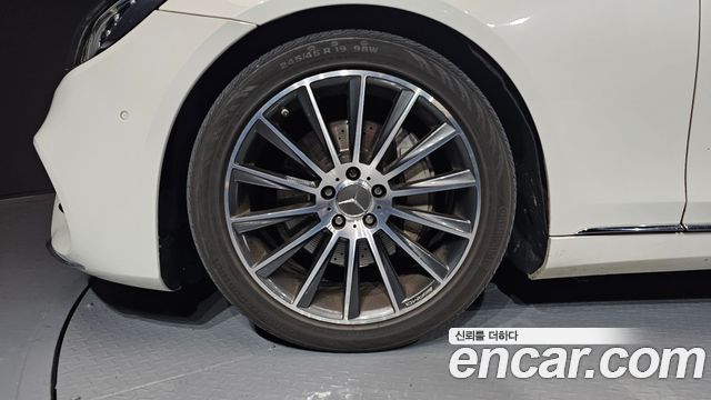 Mercedes-Benz S-Class 2014 thumb 6