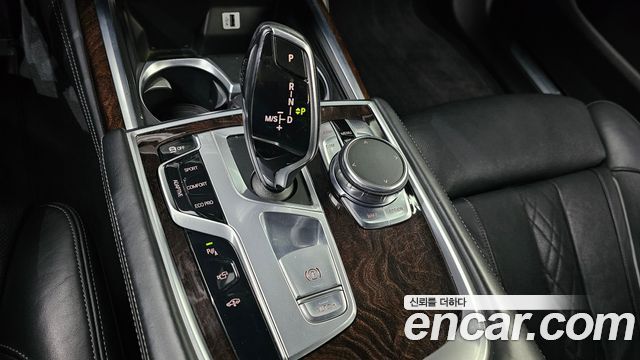 BMW 7 серии 2016 thumb 9