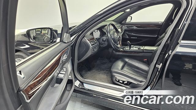 BMW 7 серии 2016 thumb 10