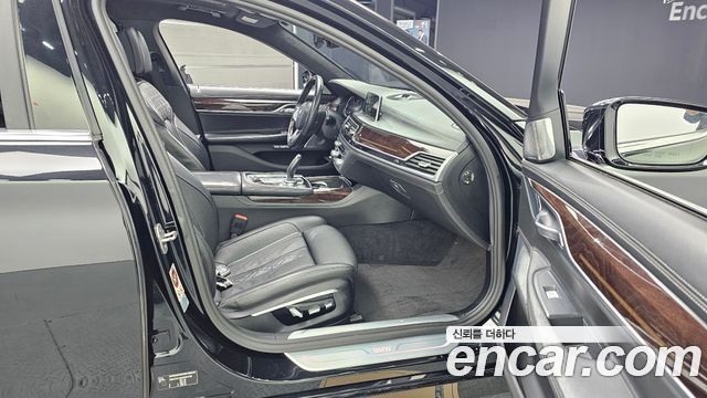 BMW 7 серии 2016 thumb 12