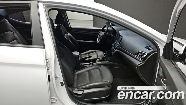 Hyundai Avante 2018 thumb 11