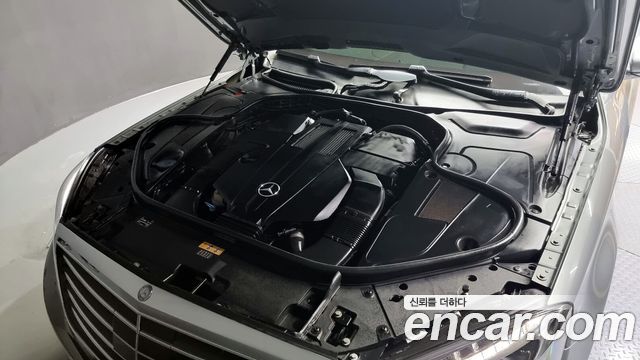 Mercedes-Benz S-Class 2015 thumb 7