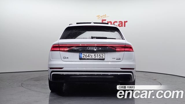 Audi Q8 2021 thumb 4