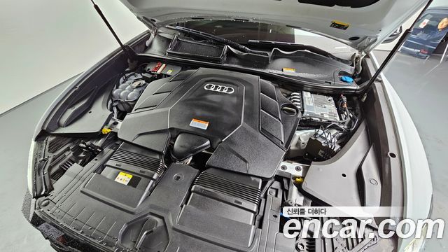 Audi Q8 2021 thumb 6