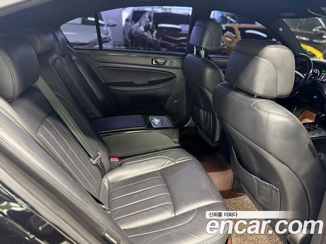 Hyundai Genesis 2013 thumb 8
