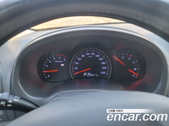 Kia Carnival 2013 thumb 5