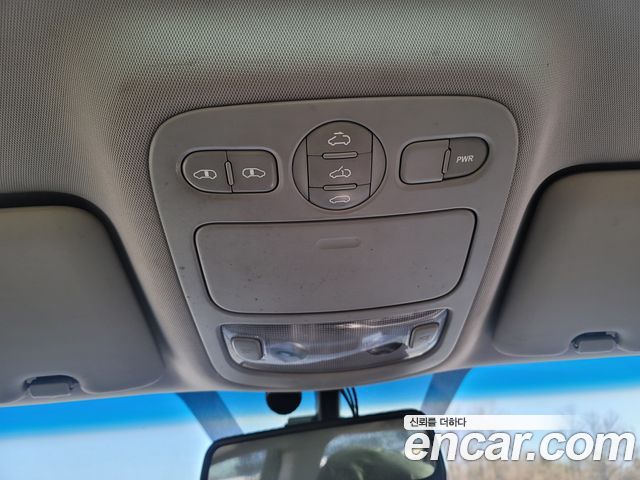 Kia Carnival 2013 thumb 8