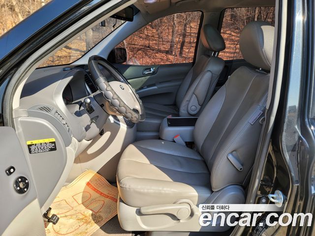 Kia Carnival 2013 thumb 10