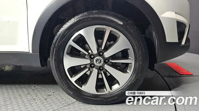 SsangYong Korando 2014 thumb 6