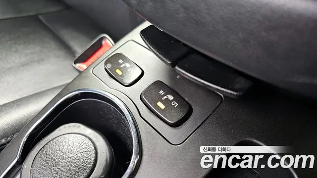 SsangYong Korando 2014 thumb 12
