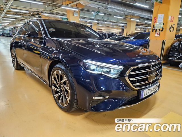 Mercedes-Benz E-Class 2024 thumb 4