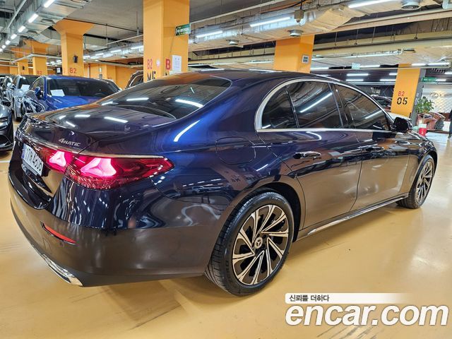 Mercedes-Benz E-Class 2024 thumb 6