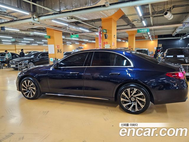 Mercedes-Benz E-Class 2024 thumb 9