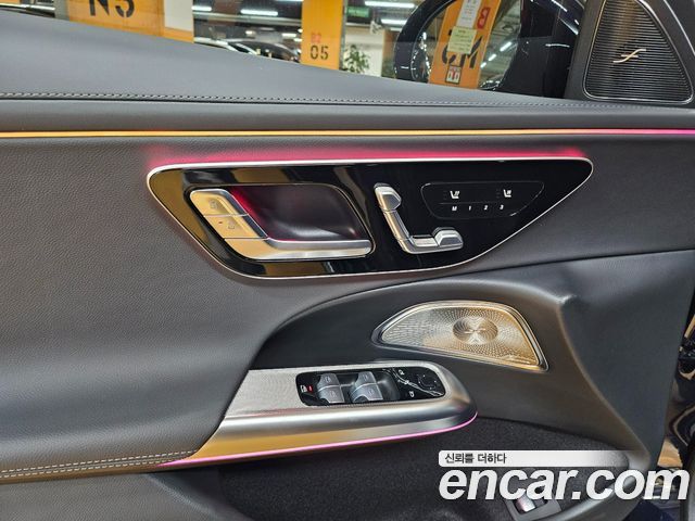 Mercedes-Benz E-Class 2024 thumb 11