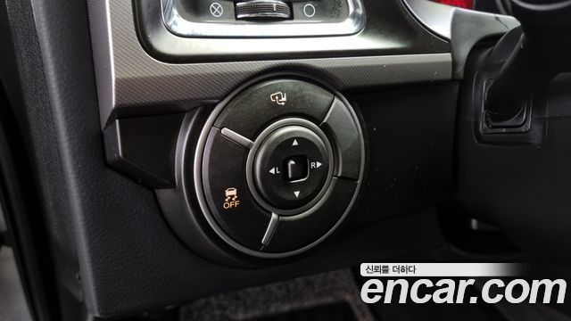 SsangYong Korando 2016 thumb 12