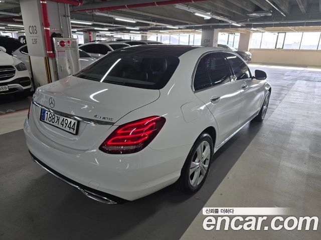 Mercedes-Benz C-Class 2016 thumb 3