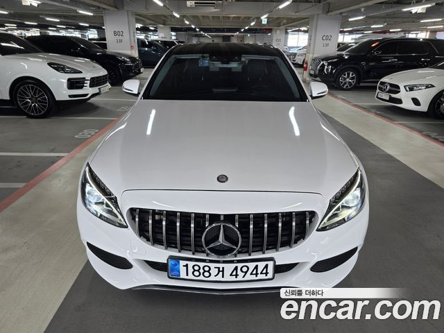 Mercedes-Benz C-Class 2016 thumb 4