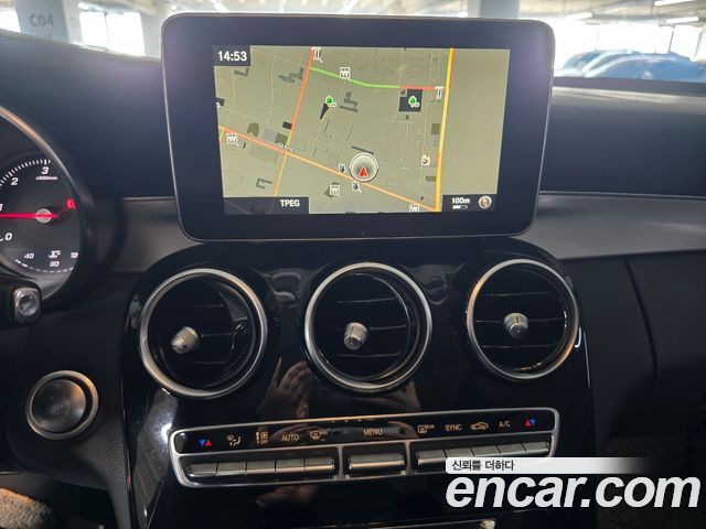 Mercedes-Benz C-Class 2016 thumb 10