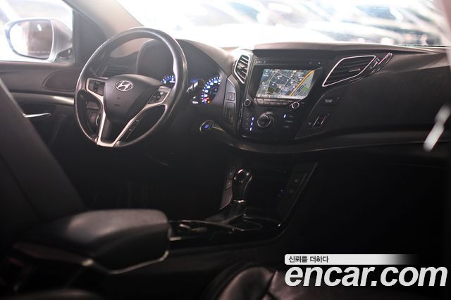 Hyundai i40 2013 thumb 8