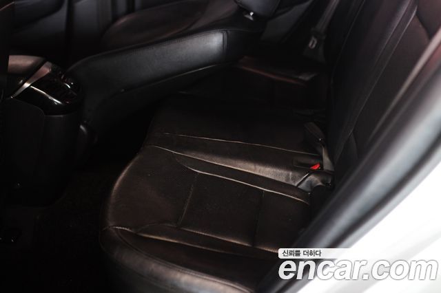 Hyundai i40 2013 thumb 11