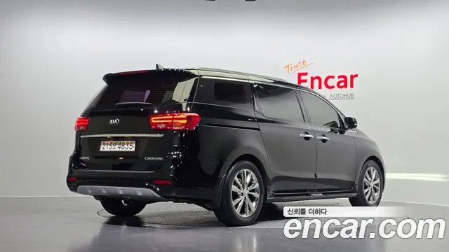 Kia Carnival 2019 thumb 3