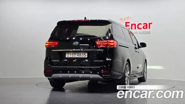 Kia Carnival 2019 thumb 5