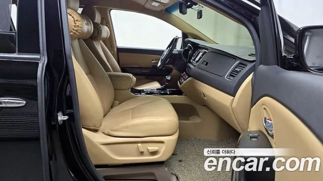 Kia Carnival 2019 thumb 10