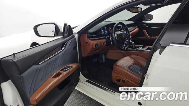 Maserati Quattroporte 2019 thumb 10