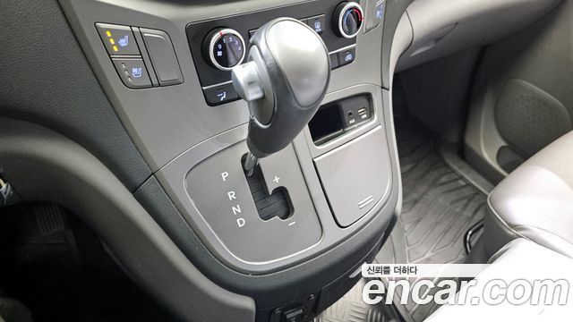 Hyundai Starex 2019 thumb 10