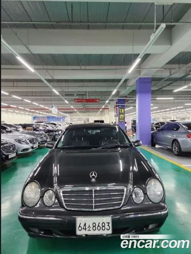 Mercedes-Benz E-Class 2001 thumb 4