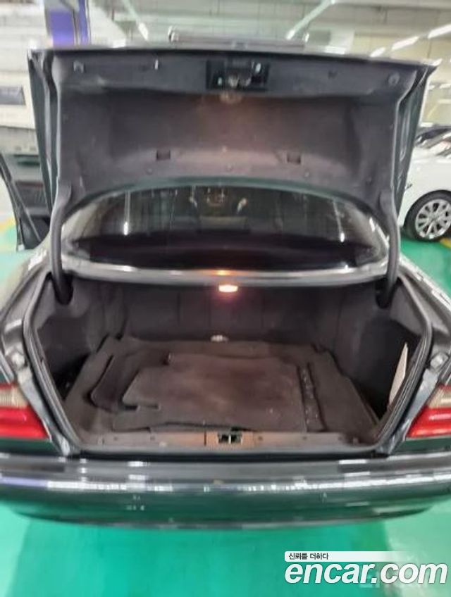 Mercedes-Benz E-Class 2001 thumb 5
