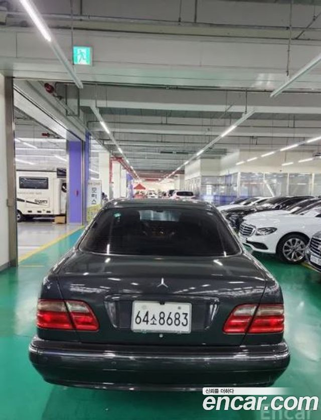 Mercedes-Benz E-Class 2001 thumb 6