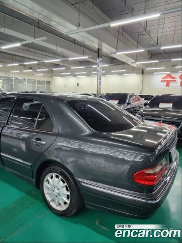 Mercedes-Benz E-Class 2001 thumb 7