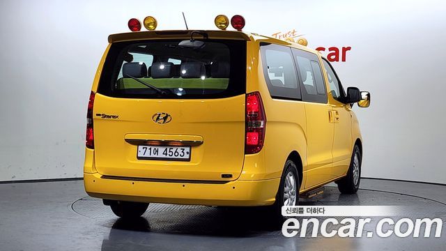Hyundai Starex 2017 thumb 3