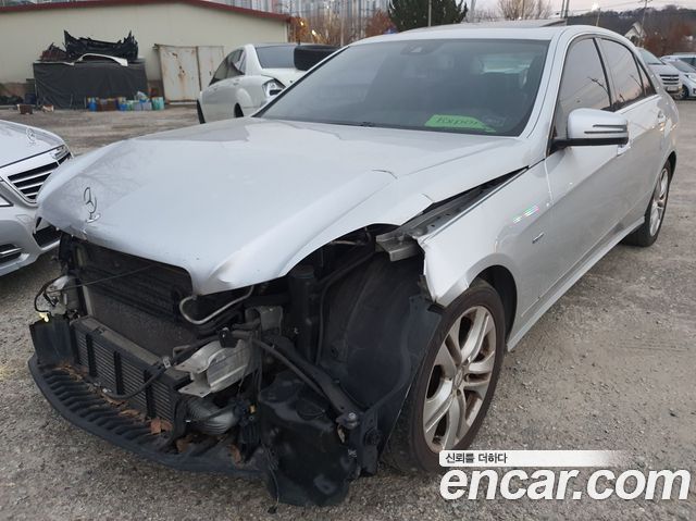Mercedes-Benz E-Class 2012 thumb 3