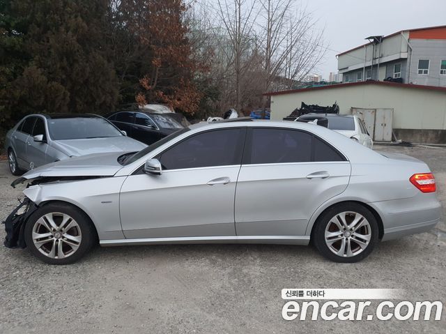 Mercedes-Benz E-Class 2012 thumb 4