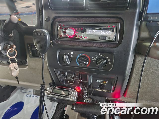 Jeep Wrangler 2003 thumb 12
