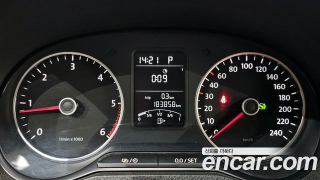 Volkswagen Polo 2013 thumb 8