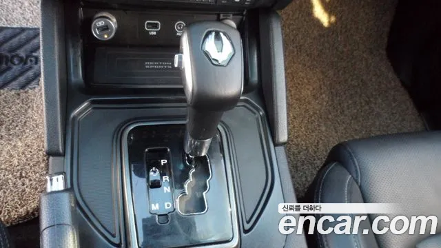 SsangYong Rexton 2021 thumb 10